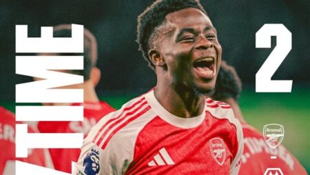 آرسنال ينتزع فوزًا مثيرًا من وولفرهامبتون ويواصل الابتعاد في الصدارة آرسنال ينتزع فوزًا مثيرًا من وولفرهامبتون ويواصل الابتعاد في الصدارة