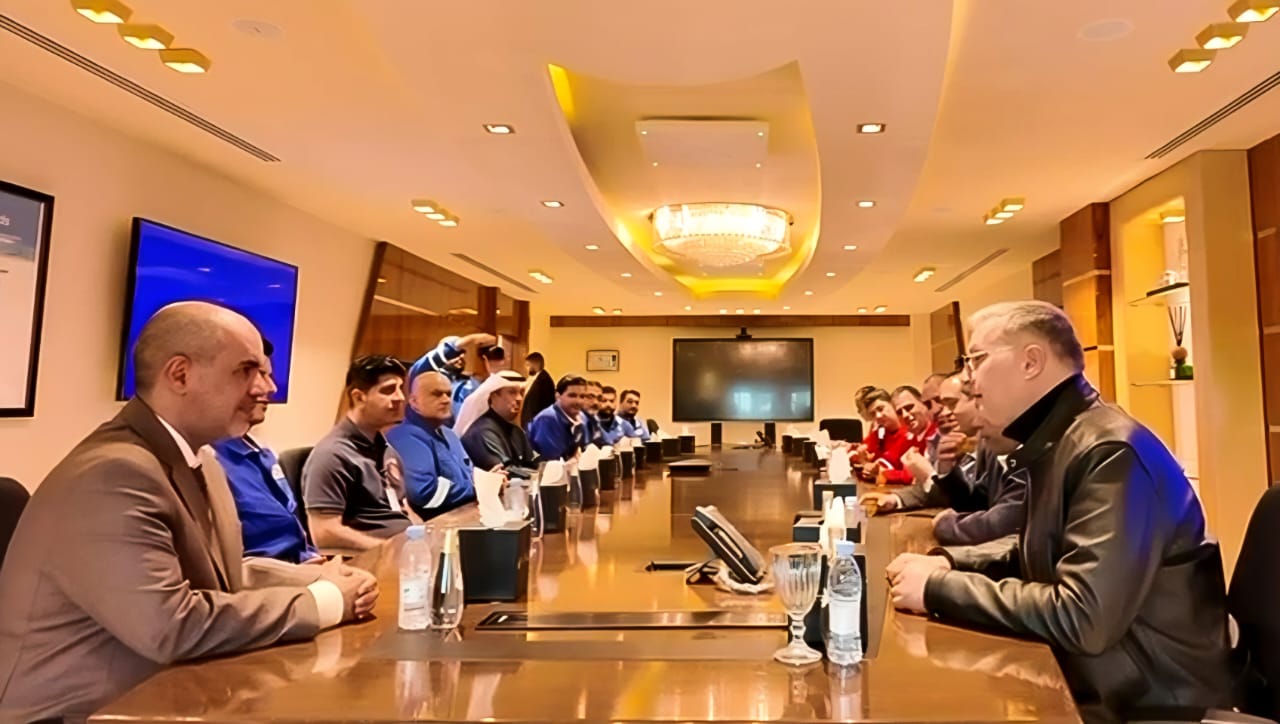 في مستهل زيارة رسمية.. وزير البترول يلتقي العاملين بموقع شركة الحديثة للحفر في الكويت 5 في مستهل زيارة رسمية.. وزير البترول يلتقي العاملين بموقع شركة الحديثة للحفر في الكويت