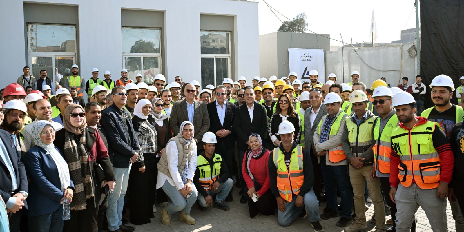رئيس الوزراء يتفقد مشروع إنشاء مستشفى شبين القناطر المركزي.. صور 6 رئيس الوزراء يتفقد مشروع إنشاء مستشفى شبين القناطر المركزي.. صور