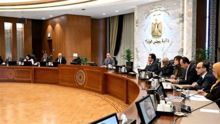 رئيس الوزراء يتابع زيادة الخدمات والأنشطة بالمحافظات الحدودية رئيس الوزراء يتابع زيادة الخدمات والأنشطة بالمحافظات الحدودية