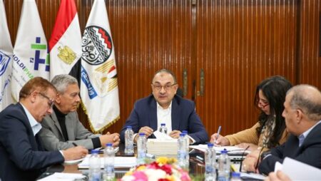 وزير قطاع الأعمال العام يواصل اجتماعاته الدورية برؤساء الشركات التابعة وزير قطاع الأعمال العام يواصل اجتماعاته الدورية برؤساء الشركات التابعة