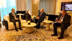 مباحثات مصرية كويتية لتعزيز التعاون الإستراتيجي بين البلدين في مجالات البترول والغاز مباحثات مصرية كويتية لتعزيز التعاون الإستراتيجي بين البلدين في مجالات البترول والغاز