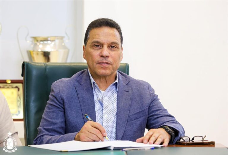 حسام البدري: الكرة المصرية تحتاج إلى مشروع.. والمدير الفني الأجنبي ليس الحل حسام البدري: الكرة المصرية تحتاج إلى مشروع.. والمدير الفني الأجنبي ليس الحل