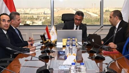 وزير التموين يبحث مع رؤساء شركات المطاحن تعزيز كفاءة منظومة الطحن وجودة الدقيق وزير التموين يبحث مع رؤساء شركات المطاحن تعزيز كفاءة منظومة الطحن وجودة الدقيق