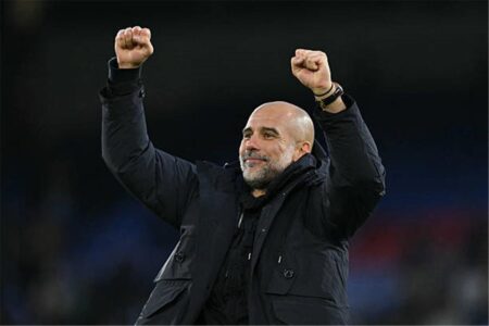 جوارديولا يحطم رقمًا قياسيًا جديدًا بعد فوزه على كريستال بالاس بثلاثية جوارديولا يحطم رقمًا قياسيًا جديدًا بعد فوزه على كريستال بالاس بثلاثية