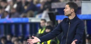 رئيس باير ليفركوزن التنفيذي منتقدًا ريال مدريد: تركوا تشابي ألونسو وحيدًا