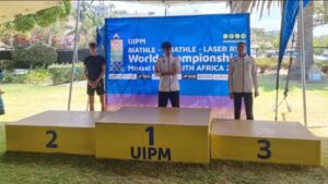 ذهب عالمي جديد لمصر.. عمر أحمد زيدان يتوج بطلاً للعالم في الليزر رن