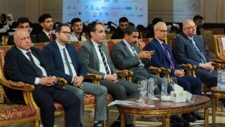 رؤساء الجامعات: ضرورة ربط البحث العلمي بالصناعة لتطوير قطاع الطاقة رؤساء الجامعات: ضرورة ربط البحث العلمي بالصناعة لتطوير قطاع الطاقة