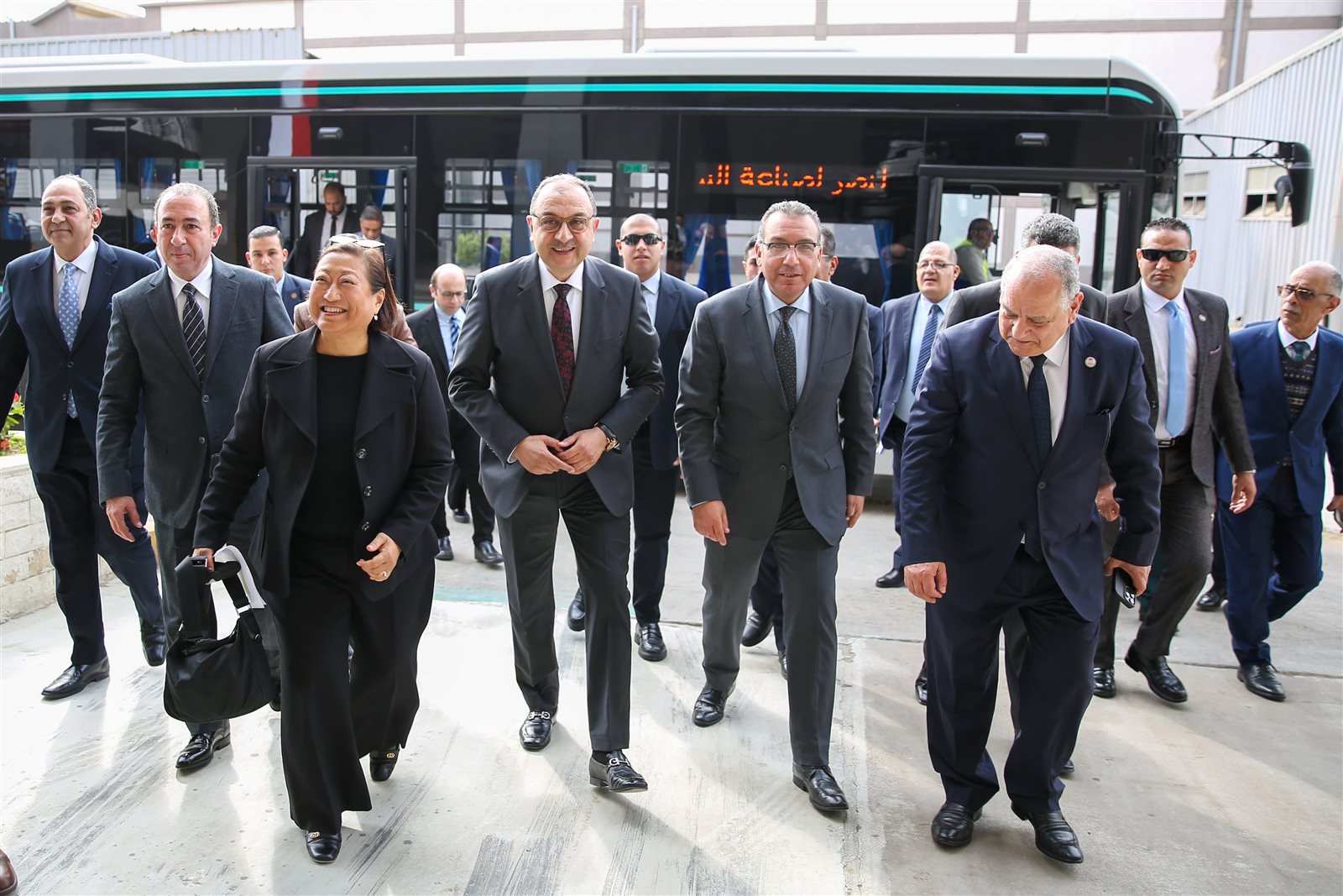 وزير قطاع الأعمال العام يشهد تسليم الدفعة الأولى من ميني باص "نصر ستار" 2 وزير قطاع الأعمال العام يشهد تسليم الدفعة الأولى من ميني باص "نصر ستار"