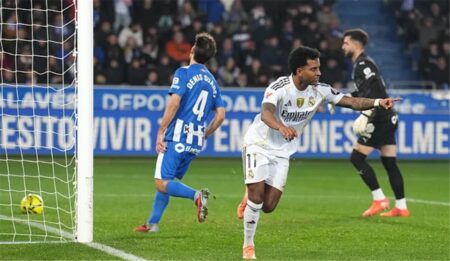 فيديو | رودريجو يسجل هدف ريال مدريد الثاني أمام ألافيس ويخرج مصابًا