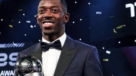 عثمان ديمبلي يتوج بجائزة The Best لأفضل لاعب في العالم لعام 2025