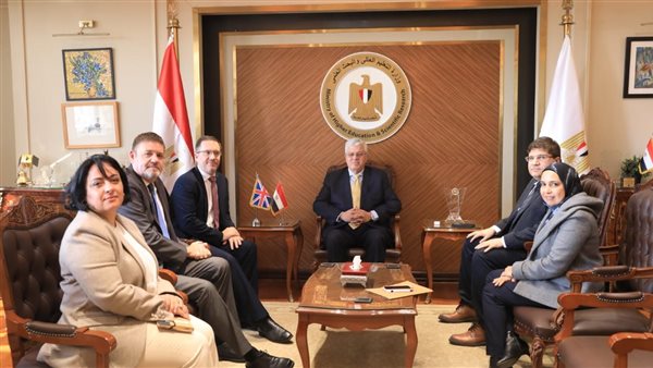 وزير التعليم العالي يلتقي سفير المملكة المتحدة بالقاهرة لبحث التوسع في الفروع الدولية وتعزيز التعاون وزير التعليم العالي يلتقي سفير المملكة المتحدة بالقاهرة لبحث التوسع في الفروع الدولية وتعزيز التعاون