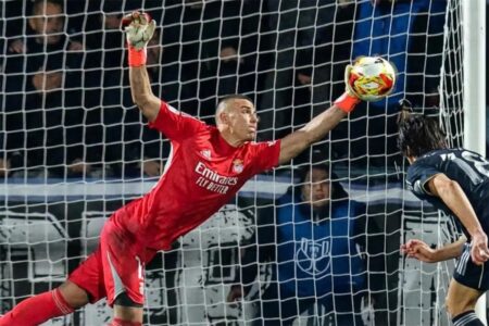 لونين: لم أنقذ وظيفة ألونسو.. وهذا الفارق بينه وبين أنشيلوتي لونين: لم أنقذ وظيفة ألونسو.. وهذا الفارق بينه وبين أنشيلوتي