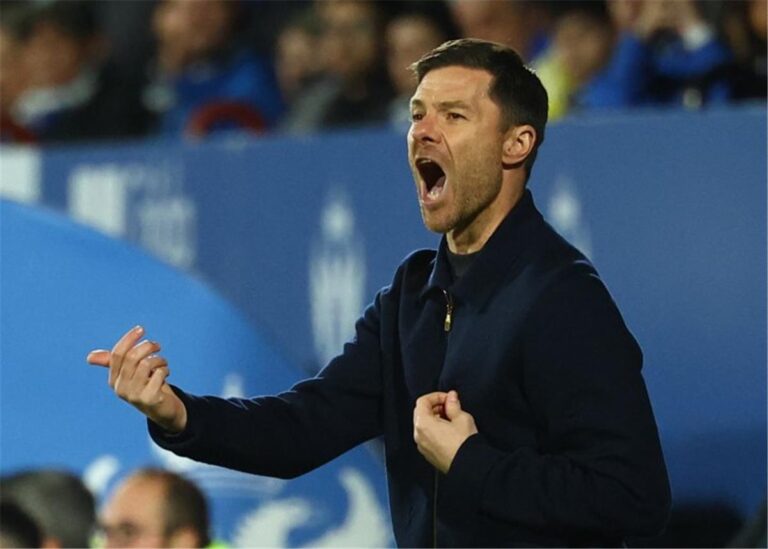 ريال مدريد يتخذ قرارًا حاسمًا بشأن ألونسو بعد الفوز على تالافيرا ريال مدريد يتخذ قرارًا حاسمًا بشأن ألونسو بعد الفوز على تالافيرا