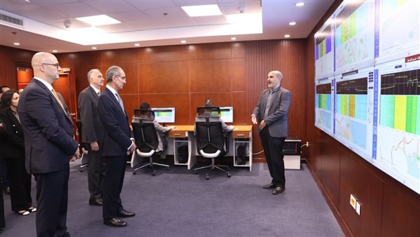 وزير الاتصالات يفتتح مركز مراقبة الطيف الترددي للجهاز القومي لتنظيم الاتصالات بالجيزة وزير الاتصالات يفتتح مركز مراقبة الطيف الترددي للجهاز القومي لتنظيم الاتصالات بالجيزة