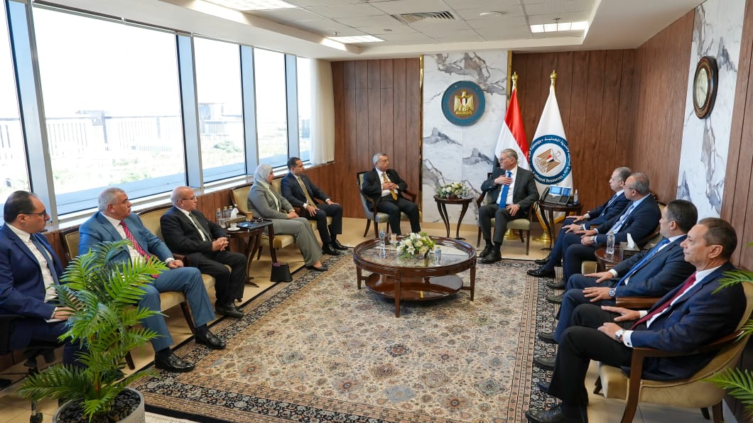 وزير البترول يستقبل هيئة مكتب لجنة الطاقة والبيئة والقوى العاملة بمجلس الشيوخ 4 وزير البترول يستقبل هيئة مكتب لجنة الطاقة والبيئة والقوى العاملة بمجلس الشيوخ