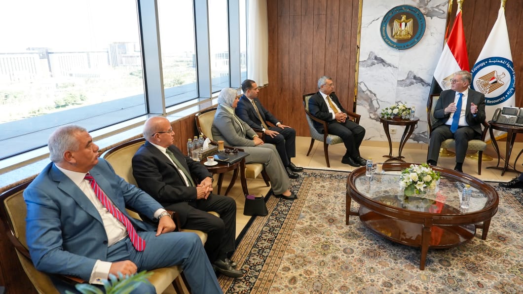 وزير البترول يستقبل هيئة مكتب لجنة الطاقة والبيئة والقوى العاملة بمجلس الشيوخ 2 وزير البترول يستقبل هيئة مكتب لجنة الطاقة والبيئة والقوى العاملة بمجلس الشيوخ