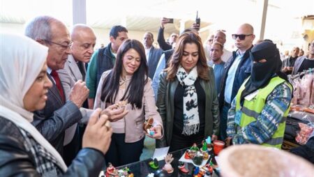 وزيرتا التخطيط والتنمية المحلية ومحافظ الأقصر يتفقدون تطوير كورنيش ومناطق إسنا