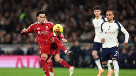 حالة طرد في مباراة ليفربول وتوتنهام بـ الدوري الإنجليزي حالة طرد في مباراة ليفربول وتوتنهام بـ الدوري الإنجليزي