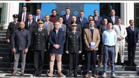 أكاديمية الشرطة تنظم دورة تدريبية حول مكافحة شبكات تهريب المهاجرين