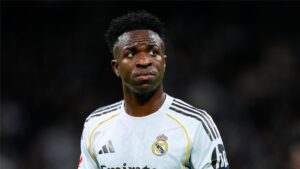 صحفي إسباني يهاجم فينيسيوس: سلوكه المدلل انتهى في ريال مدريد.. ويجب إخباره بذلك