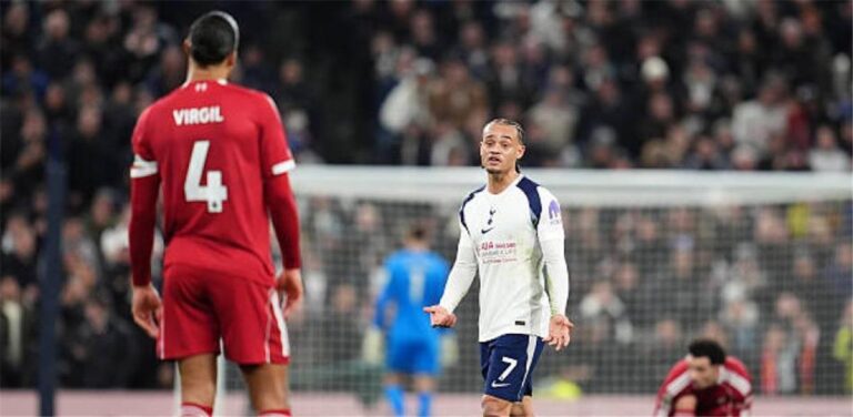 فان دايك عن طرد تشافي سيمونز: لم يقصد إيذائي.. وليس هناك قلق بشأن مستوى ليفربول