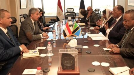 اتفاقيات وفرص مشتركة.. وزير السياحة ونظيره التنزاني يبحثان تعزيز التعاون