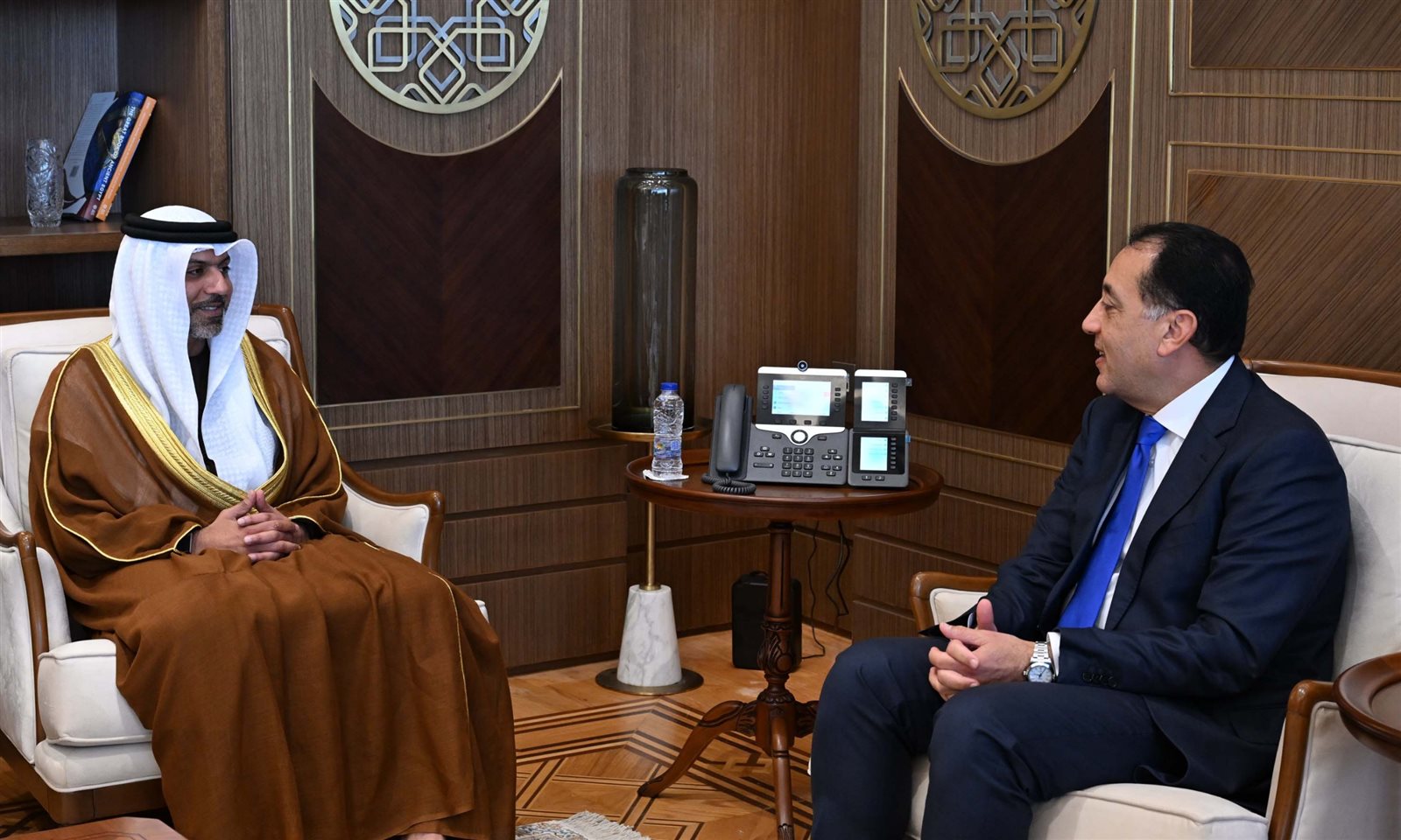 رئيس الوزراء يستقبل سفير الإمارات العربية المتحدة لدى مصر.. صور