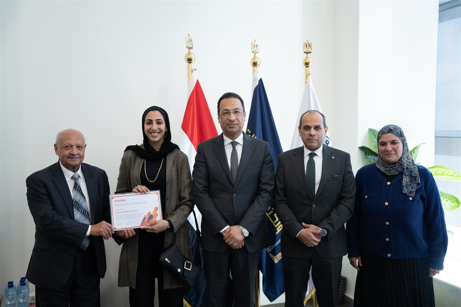 جامعة مصر للمعلوماتية وتيراداتا تخرّجان أول دفعة متخصصة في تحليل البيانات والذكاء الاصطناعي