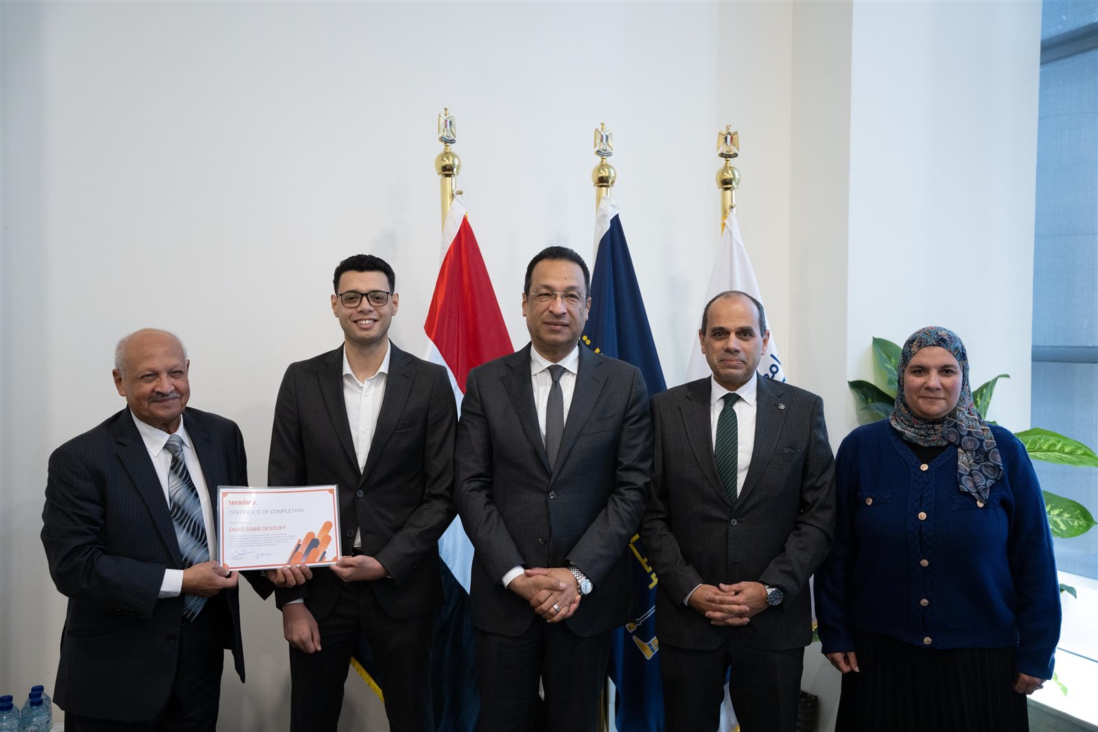 جامعة مصر للمعلوماتية وتيراداتا تخرّجان أول دفعة متخصصة في تحليل البيانات والذكاء الاصطناعي