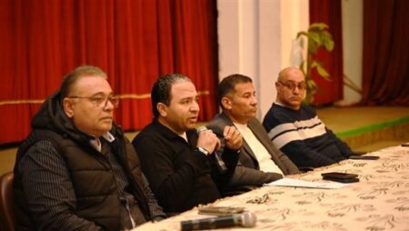 نادي الصيد يجتمع بالأجهزة الفنية والطبية ويشدد على الالتزام بالأكواد الطبية