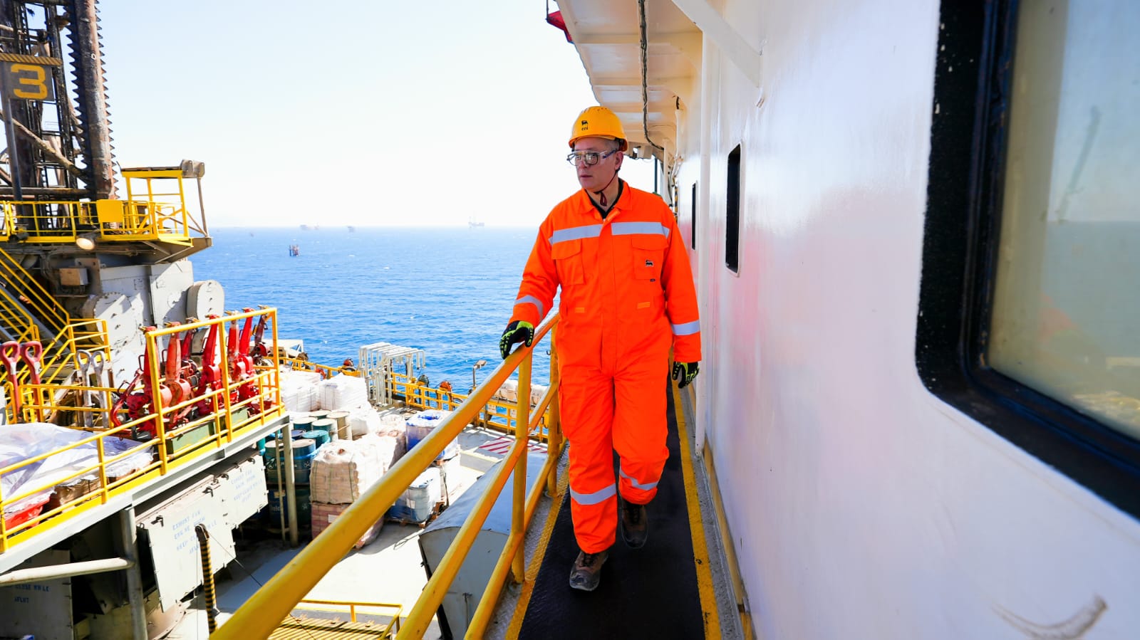 وزير البترول يتفقد أعمال حفر أول بئر ببرنامج إيني الإيطالية في خليج السويس وسيناء