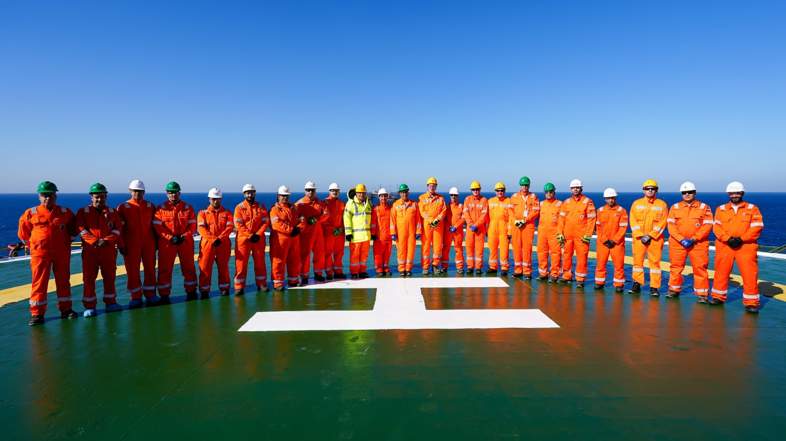 وزير البترول يتفقد أعمال حفر أول بئر ببرنامج إيني الإيطالية في خليج السويس وسيناء