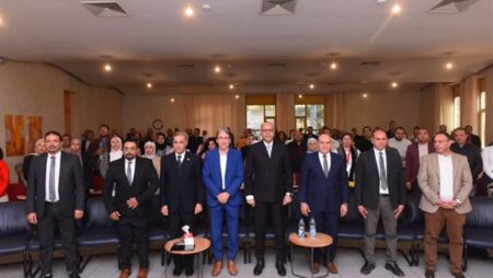 وزير العمل يسلم 50 عقد عمل لذوي الهمم بجامعة هليوبوليس