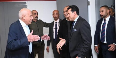 هل زيارة وزير الرياضة لنادي الزمالك تعني حل أزمة أرض أكتوبر؟