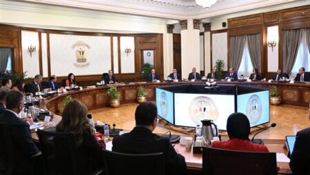 رئيس الوزراء يتابع موقف تسليم وتشغيل المشروعات المُنفذة ضمن المرحلة الأولى بـ«حياة كريمة»