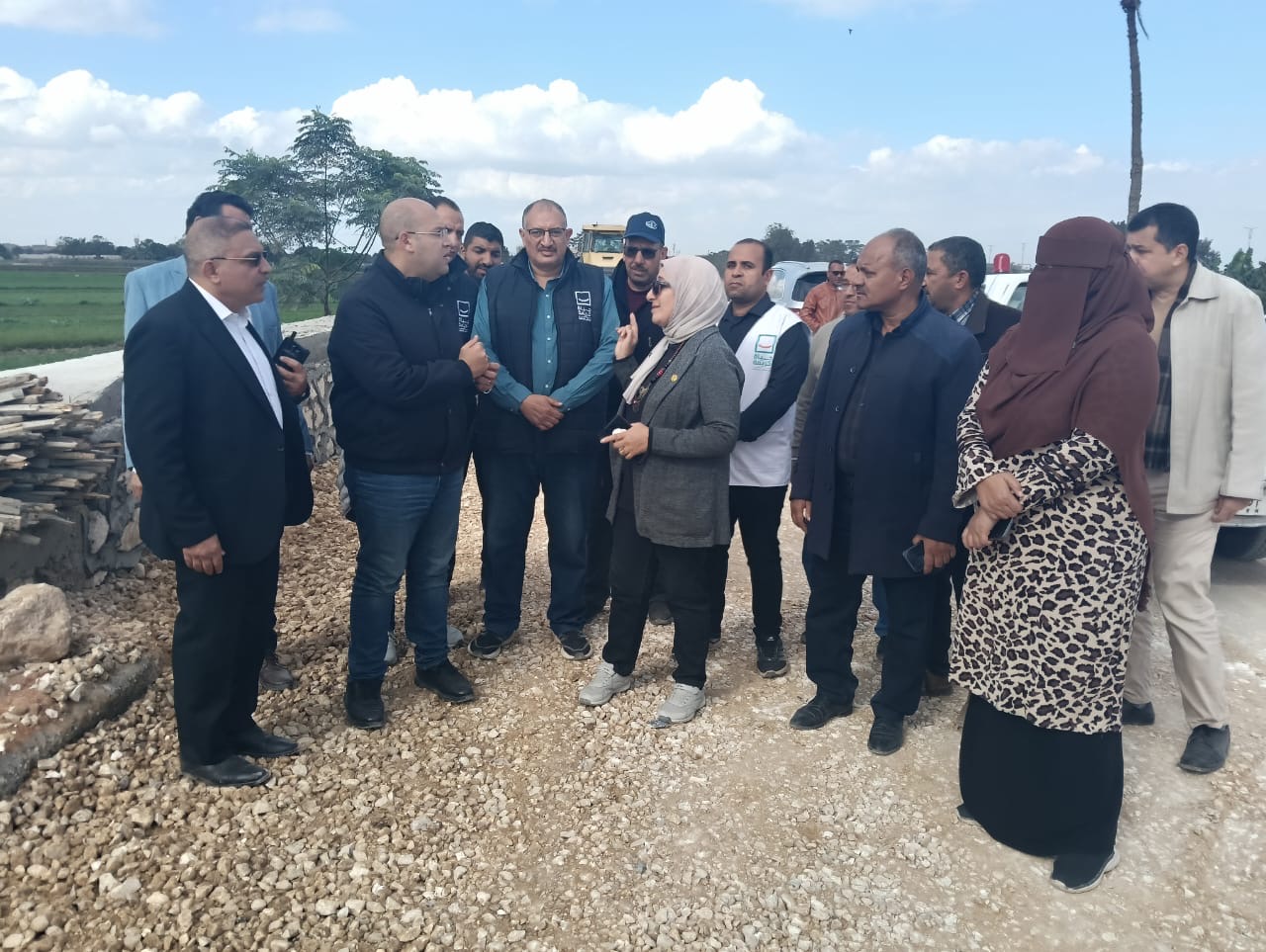 نائب محافظ الجيزة يتابع ميدانيًا نسب تنفيذ أعمال الخطة الاستثمارية للرصف بطريق ترعة الزمر