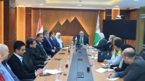 من داخل مركز السيطرة.. السكرتير العام يتابع التجهيزات لجولة الإعادة لانتخابات النواب بدائرة إمبابة