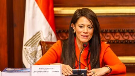 حشد 5 مليارات دولار تمويلات للقطاع الخاص لتنفيذ مشروعات طاقة متجددة حشد 5 مليارات دولار تمويلات للقطاع الخاص لتنفيذ مشروعات طاقة متجددة