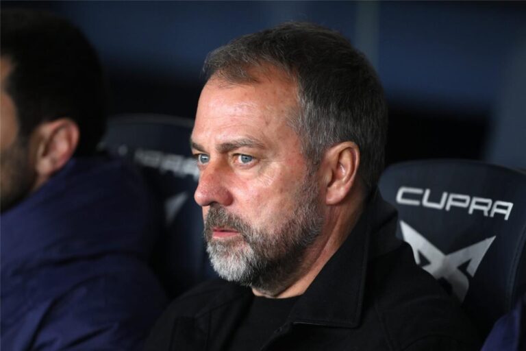 برشلونة يستهدف مدافعًا من الدوري الإنجليزي.. وخمس مرشحين ينافسونه