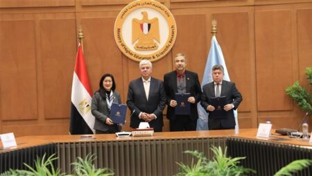 وزير التعليم العالي يشهد توقيع اتفاق ثلاثي مع الخارجية وبرنامج الأمم المتحدة الإنمائي