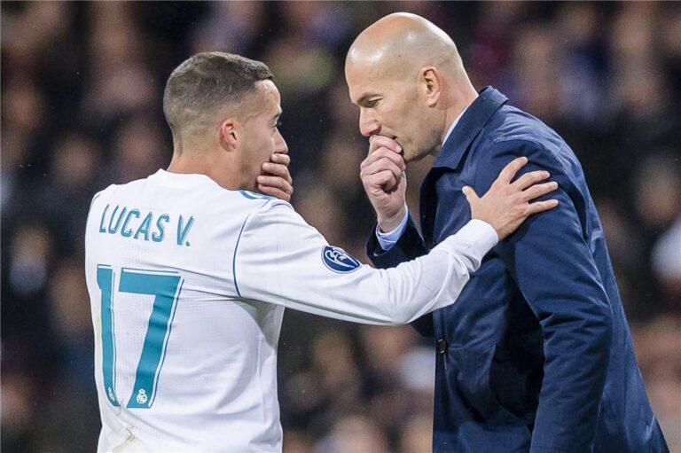 لوكاس فاسكيز يحدد أفضل لاعب في تاريخ ريال مدريد.. ويؤكد: زيدان كان مدربًا مثاليًا
