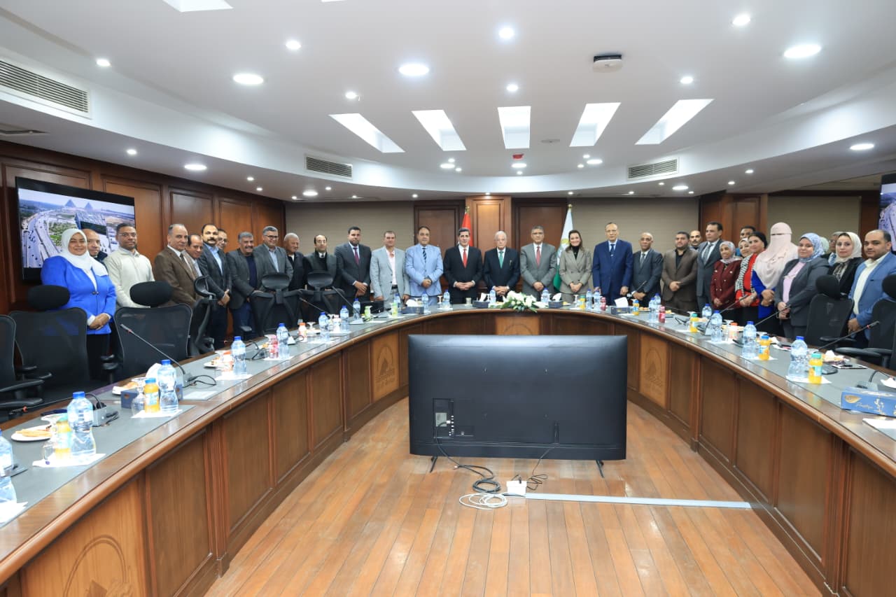 محافظ الجيزة يستقبل مستشار رئيس الجمهورية للتنمية المحلية