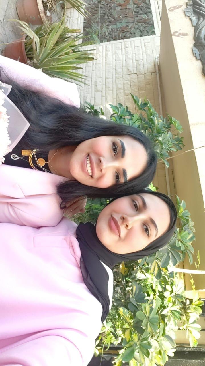 مشهد وفاء بكلية التربية النوعية.. طلاب يكرّمون الدكتورة غادة عبد الرحيم لمسيرتها الإنسانية والعلمية