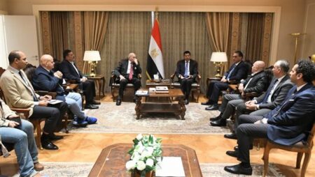 وزير الشباب يلتقي اتحاد رفع الأثقال لمناقشة خطة تطوير المنتخبات القومية