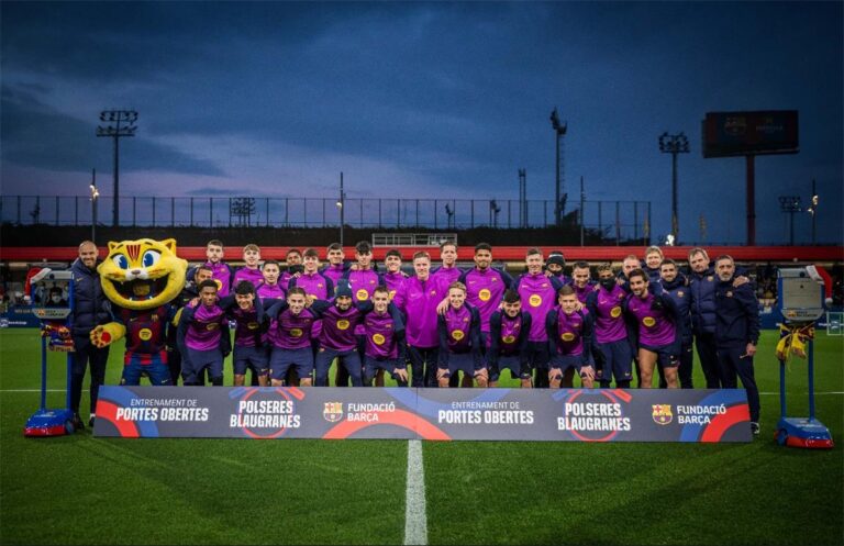 فيديو | لاعب برشلونة يعود إلى التدريبات بعد أزمته النفسية.. والجماهير تستقبله بحفاوة