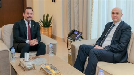 مستقبل مصر وتنظيم الاتصالات يبحثان تطوير البنية التحتية الذكية للمشروعات التنموية