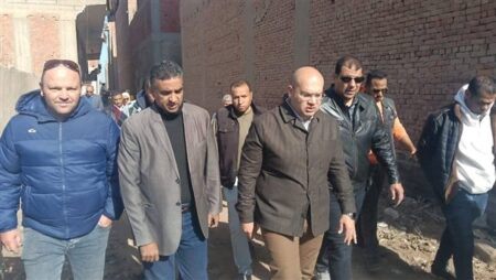 نائب محافظ الجيزة يتفقد أعمال التطوير والتوسعة بطريق الحفرية الرصف