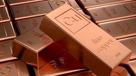 النحاس يتجه لأكبر ارتفاع سنوي منذ أكثر من عقد بدعم اضطرابات الإمدادات ونمو الاقتصاد الصيني النحاس يتجه لأكبر ارتفاع سنوي منذ أكثر من عقد بدعم اضطرابات الإمدادات ونمو الاقتصاد الصيني