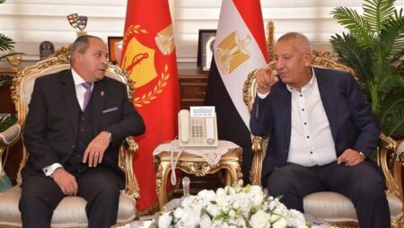 محافظ بورسعيد يجتمع ب كامل أبو علي لمتابعة تطورات النادي المصري محافظ بورسعيد يجتمع ب كامل أبو علي لمتابعة تطورات النادي المصري